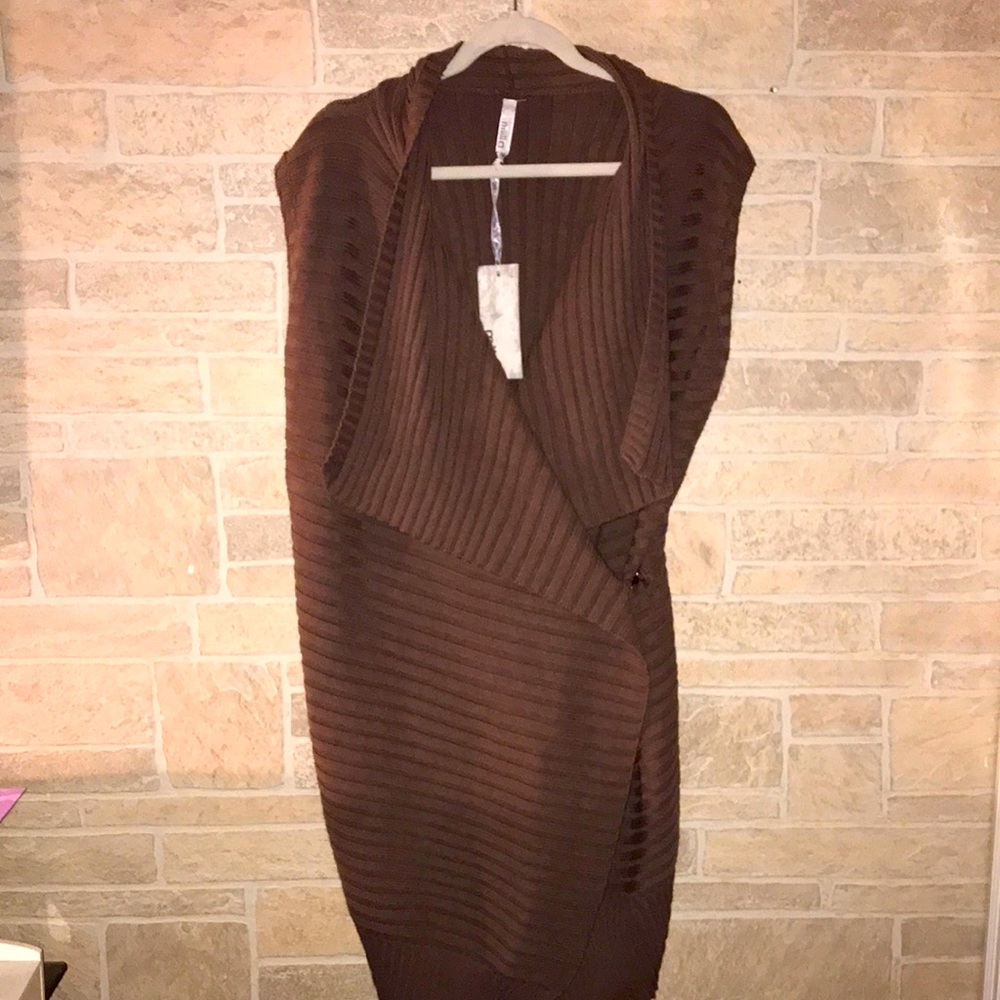 ✅Miilla Brown Ribbed Wrap Style Sleeveless Sweater